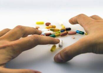 Medical Marijuana and Prescription Medicine in Hollywood – Which is Better?