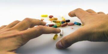 Medical Marijuana and Prescription Medicine in Hollywood – Which is Better?